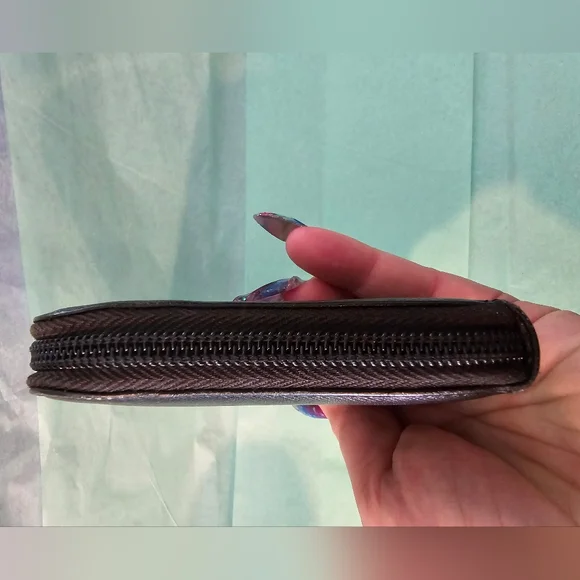 Prada Saffiano leather black zip around wallet - Picture 5 of 13